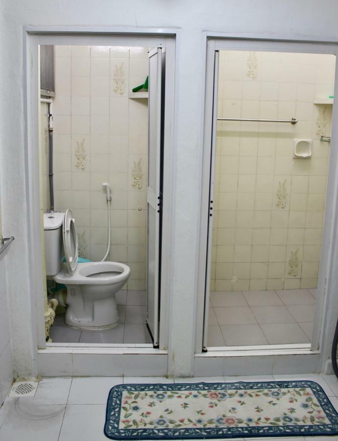 Macallum Budget Muslim Apartment